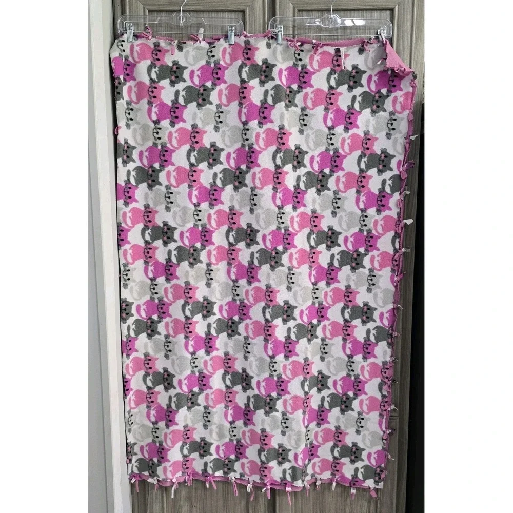 Handmade Pink And Gray Cat Pattern Fleece Blanket 34in X 54in
